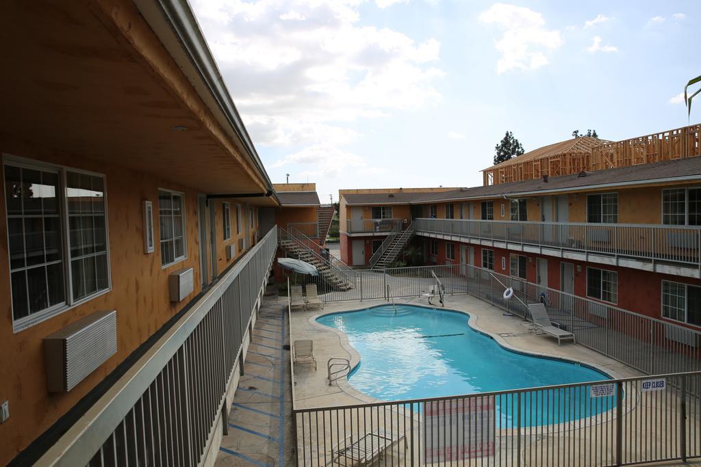 Chateau Inn & Suites Downey Εξωτερικό φωτογραφία