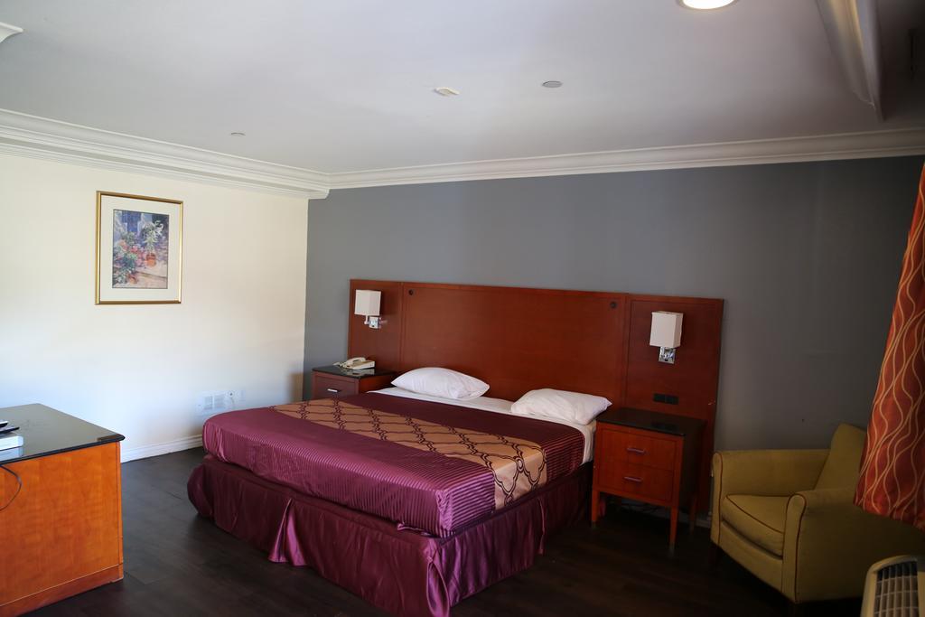Chateau Inn & Suites Downey Εξωτερικό φωτογραφία
