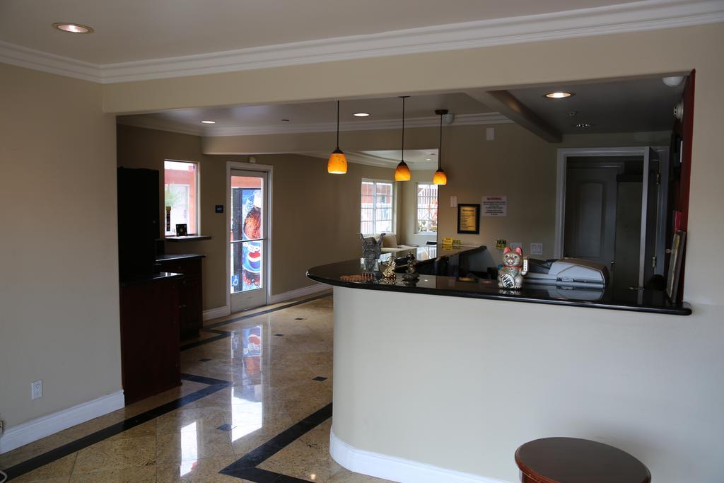 Chateau Inn & Suites Downey Εξωτερικό φωτογραφία