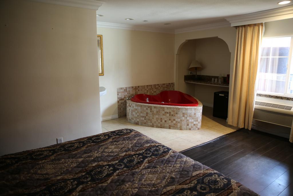 Chateau Inn & Suites Downey Εξωτερικό φωτογραφία