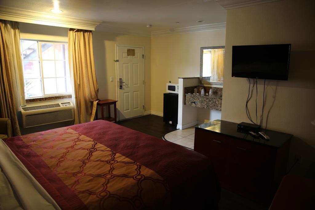 Chateau Inn & Suites Downey Εξωτερικό φωτογραφία