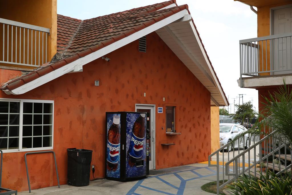Chateau Inn & Suites Downey Εξωτερικό φωτογραφία